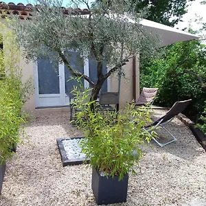 https://au-pays-de-la-lavande.fr-provencehotel.com